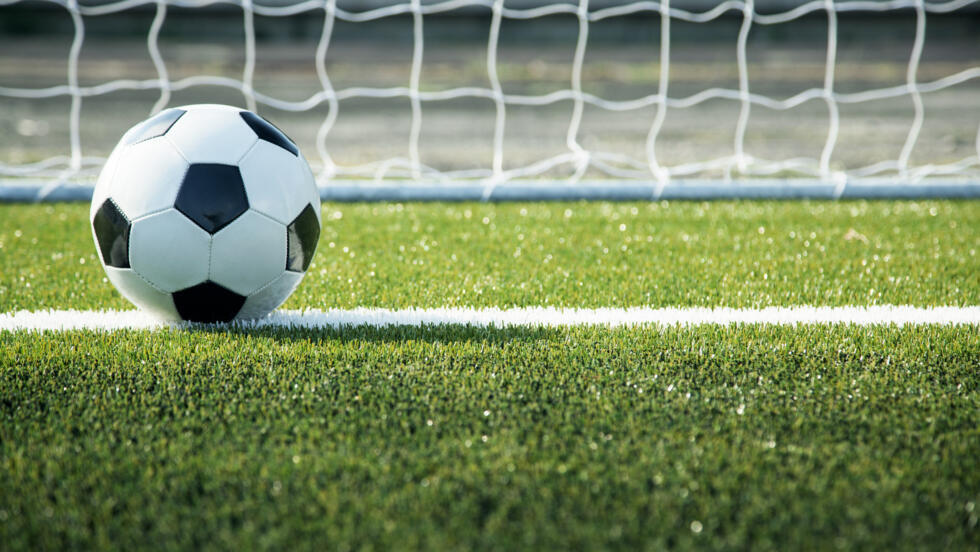 理疗师：DV9的伤和丁丁、卢卡库类似，可能需要3到5个月恢复